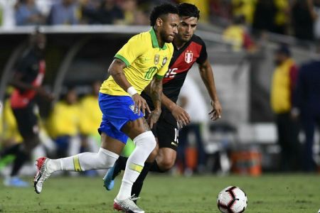 ZAMBRANO helps Peru to defeat Brazil