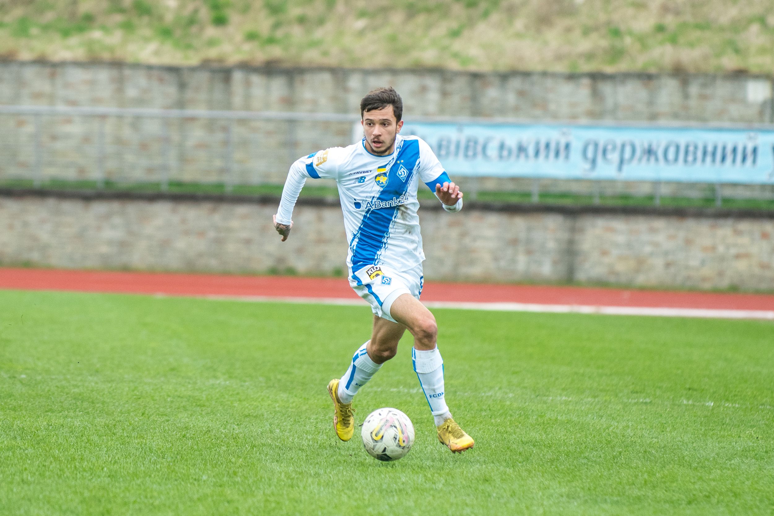 Назар Волошин: «Маємо постійно перемагати та здобувати якнайбільше очок»