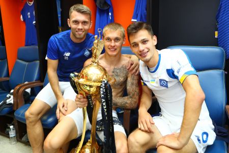 Cup winners with trophy after the game! (VIDEO)