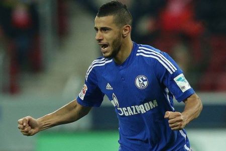 Schalke 04 with Belhanda are victorious against Hamburger SV