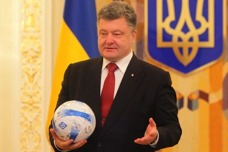 Президент України привітав динамівців з виходом до 1/8 Ліги чемпіонів!