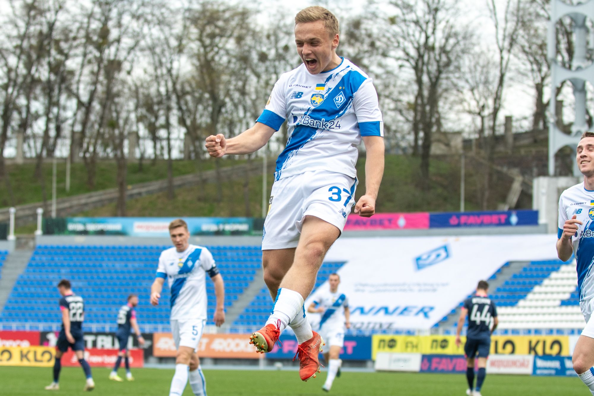 Debut goal of Anton Tsarenko for Dynamo