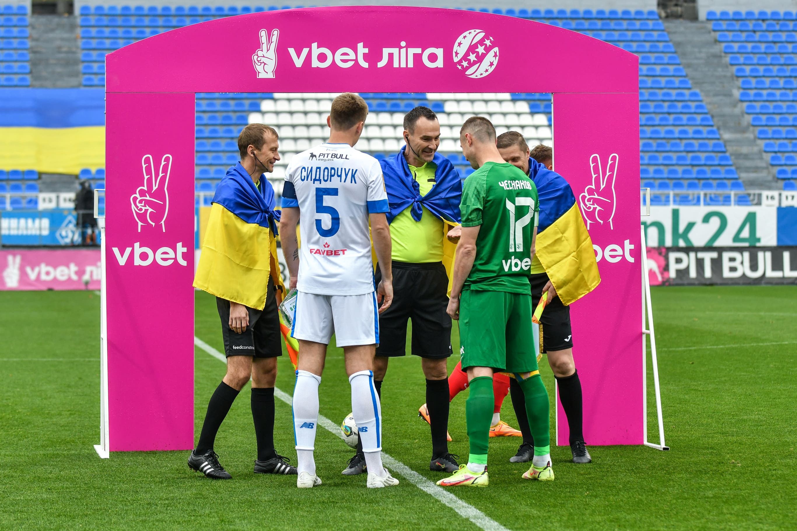 Maxym Kozyriatskyi – Dynamo vs Mynai math referee