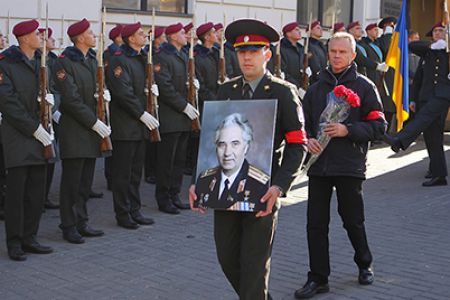 Kyiv says final goodbyes to Valentyn Zhurskyi