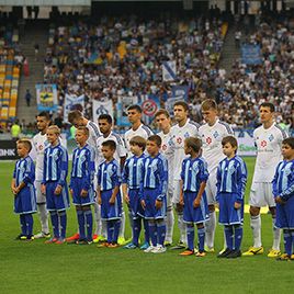 Minute of silence in honour of Heroes