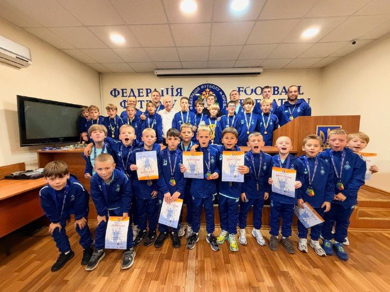 Юні динамівці отримали нагороди за підсумками чемпіонату Києва