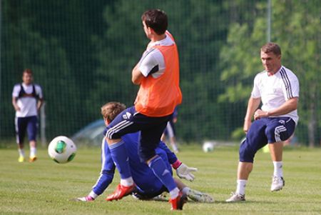 FC Dynamo Kyiv training session … a year ago (VIDEO)