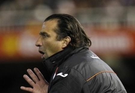 Juan Antonio Pizzi: “We must work a lot to improve our play”