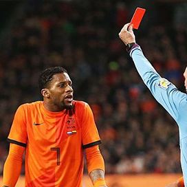Red card prevents Lens from playing whole match for Netherlands