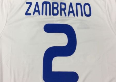 Carlos ZAMBRANO picks squad number