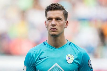 Вербич зіграв за збірну Словенії проти Словаччини у кваліфікації до ЧС-2022