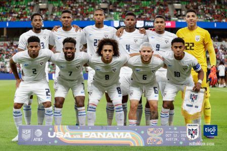 Eduardo Guerrero performs for Panama against USA in a friendly