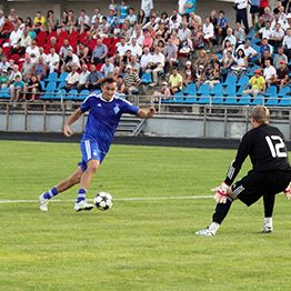 Dynamo Kyiv pro veterans: football congratulation on anniversary in Chernivtsi