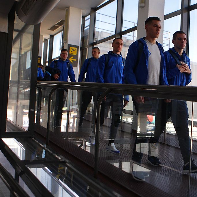 VIDEO: Dynamo youngsters’ way to training camp