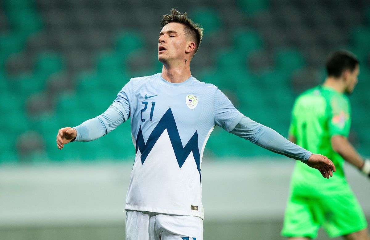 Benjamin Verbic performs for Slovenia in 2022 World Cup qualifier
