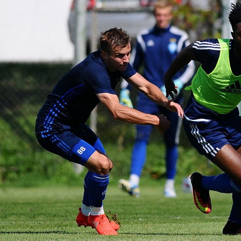 Getting ready for the game against Shakhtar: sparring against youth team