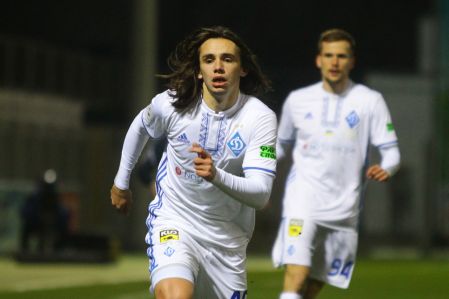 Mykola Shaparenko signs new contract