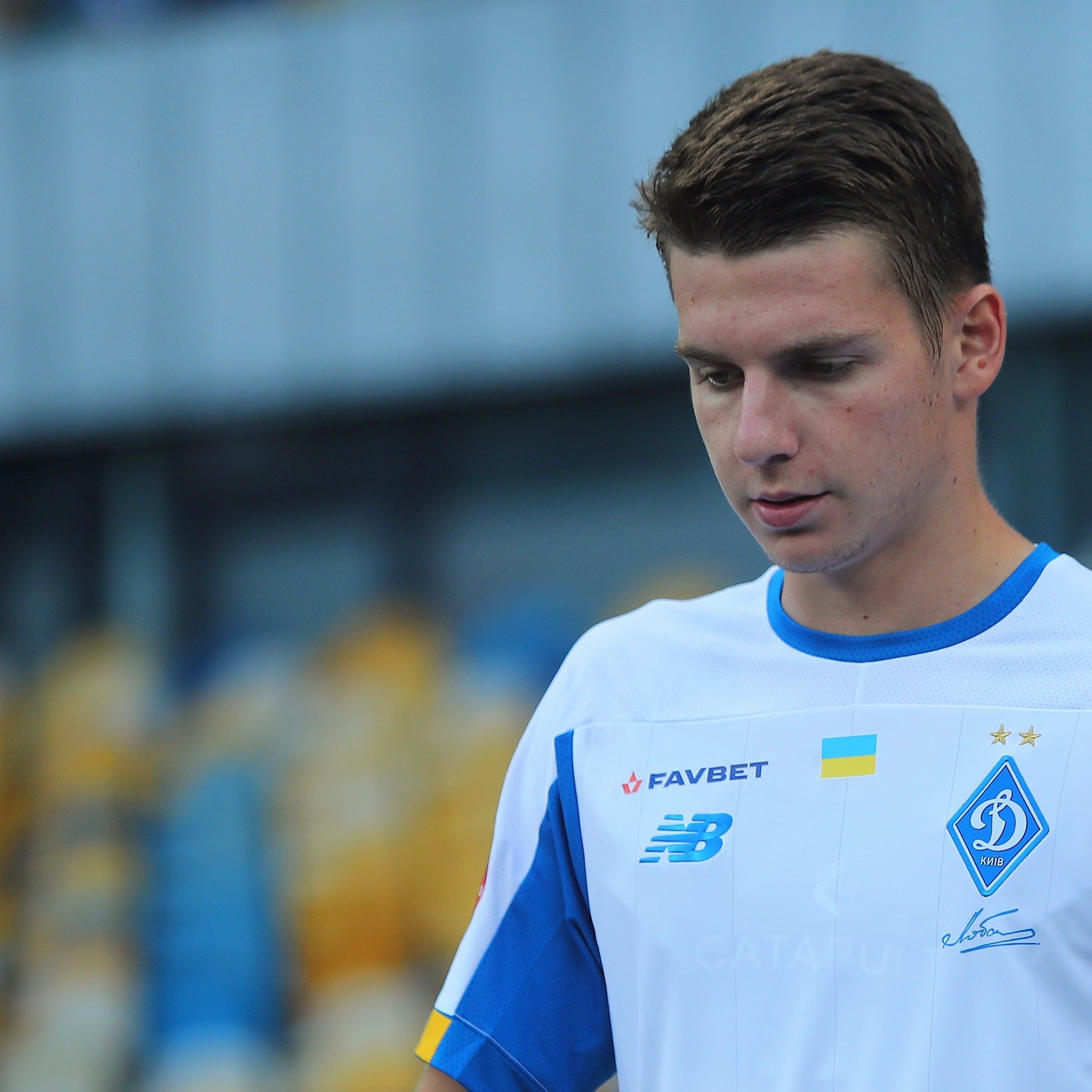 Olexandr Syrota makes his debut for Dynamo