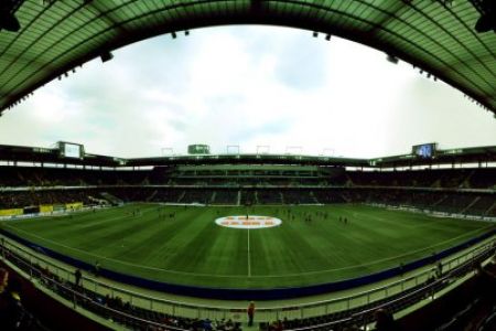 Stade de Suisse: hockey record, solar-cell arrays and red chair