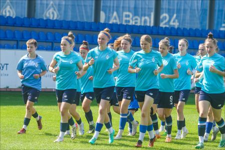 Жіноча команда «Динамо» готується до матчу з ЖФК «Маріуполь»