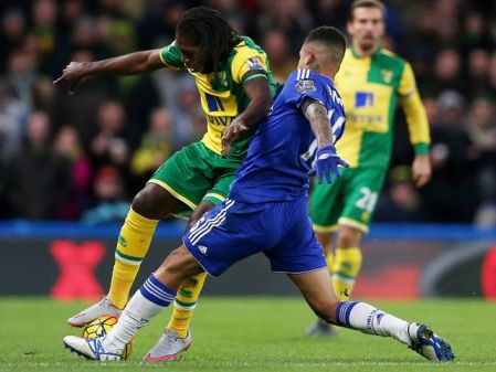 Norwich City with Mbokani lose against Chelsea