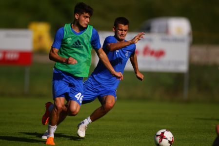 VIDEO: Dynamo youngsters at the training camp