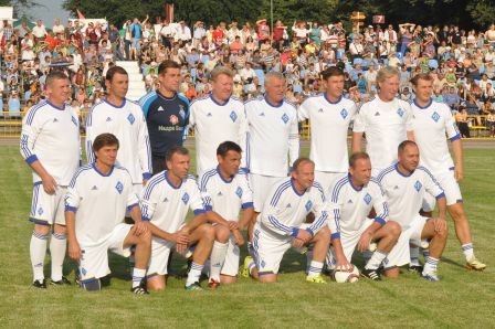 Dynamo veterans perform in Dolynska