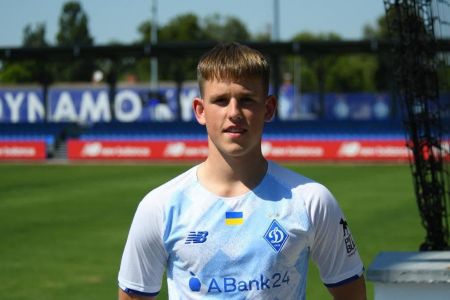 Dynamo sign Lithuanian halfback Titas Buzas