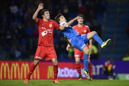 Vossen scores fabulous goal, Genk overhaul leader