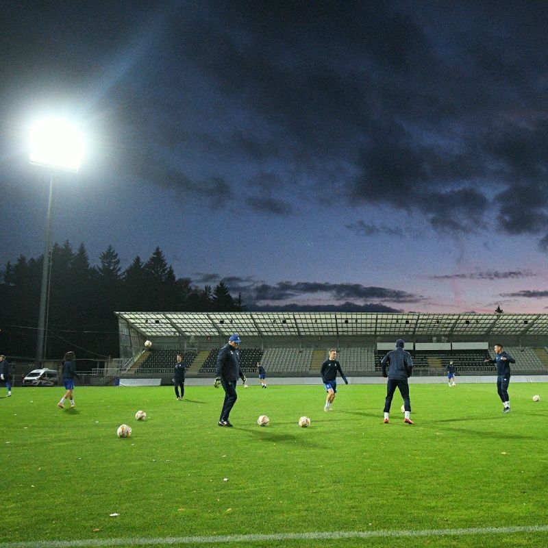 Динамівці випробували поле стадіону «Стршельніце» (ФОТО та ВІДЕО)