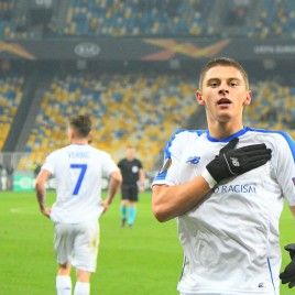 Vitaliy MYKOLENKO supporting Dynamo at the ultras sector
