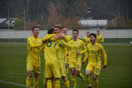 Ukraine U-18 with Dynamo players draw against Denmark