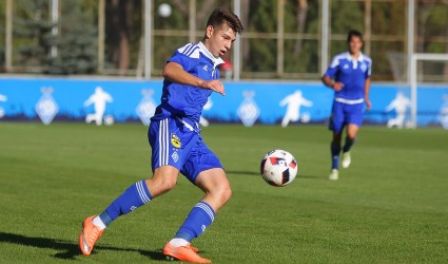 Mykyta KRAVCHENKO prolongs his contract