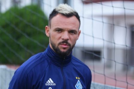 Mykola MOROZIUK recovering from rib injury