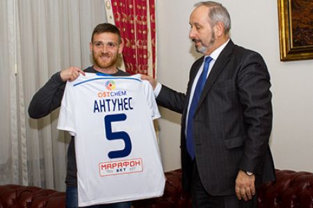 Vitorino ANTUNES chooses squad number