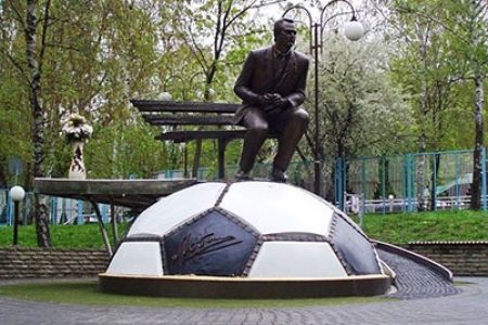 Lobanovskyi memorial to be re-located in one of Kyiv's central streets