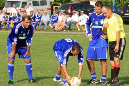 Ветерани «Динамо» дарують вболівальникам свято