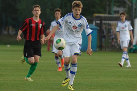 ДЮФЛУ (U-15). 3-й тур. «Динамо» – «Карпати» – 1:2