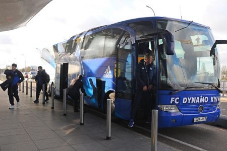 Dynamo leave for Bern