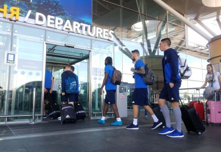 Dynamo leave for Bern