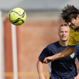 Airborne forces day with football: Dynamo veterans play in Khmelnytskyi