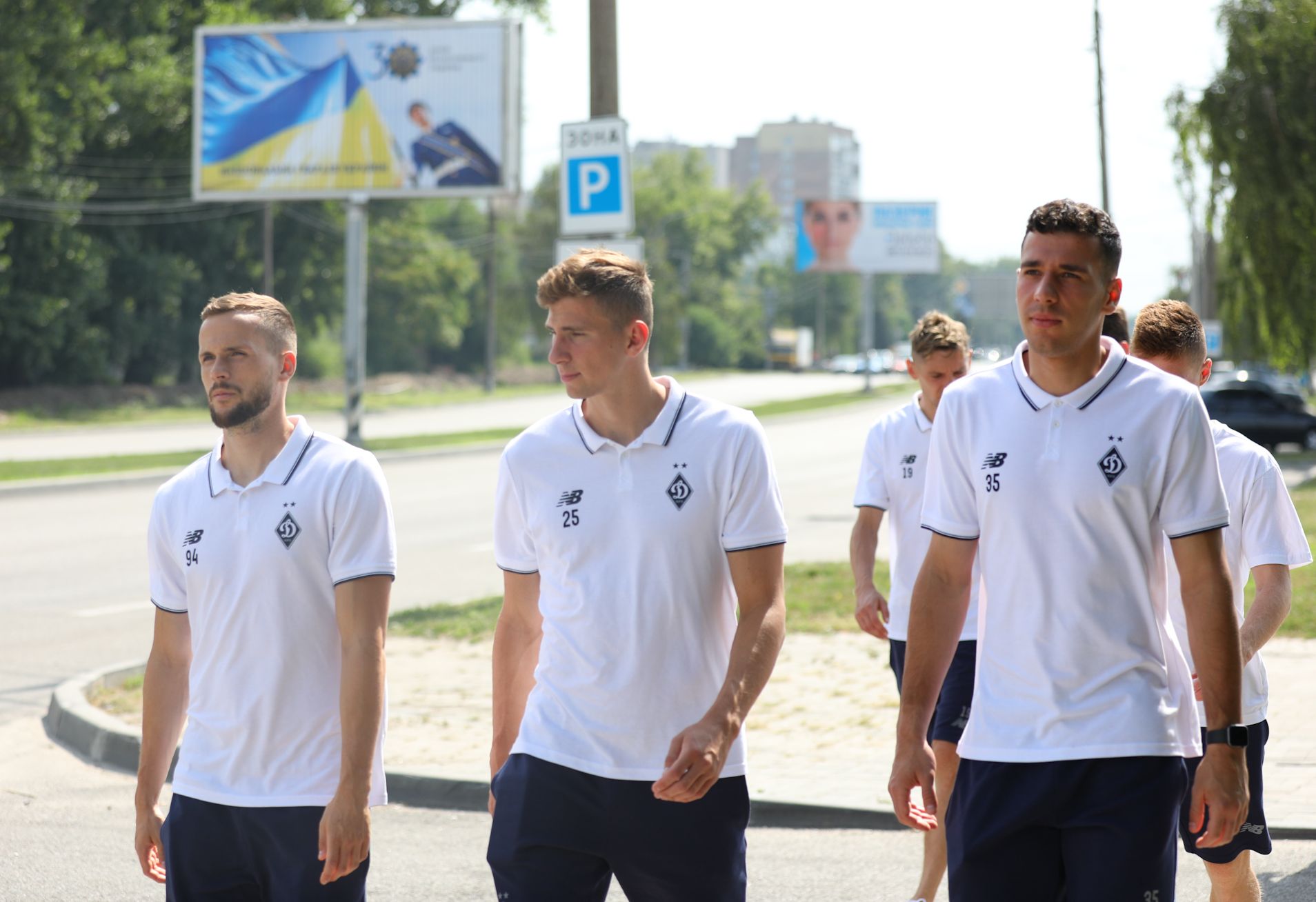Traditional stroll before the match (PHOTOS)