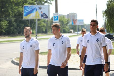 Traditional stroll before the match (PHOTOS)