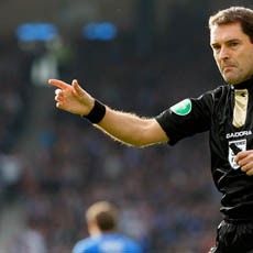 UEFA appoint Scotish referee for AZ - Dynamo