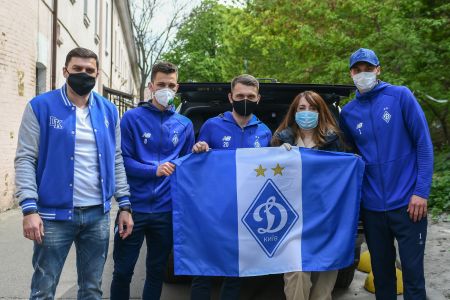 Футболисты «Динамо» передали помощь бойцам АТО в военном госпитале (ФОТО, ВИДЕО)