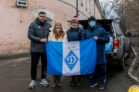 «Динамо» передало допомогу пораненим бійцям ООС у військовому шпиталі