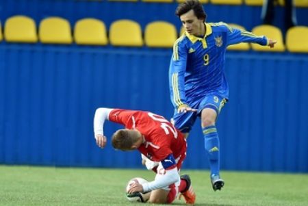 Kyivan Shaparenko scores for Ukraine U-18 against Latvia