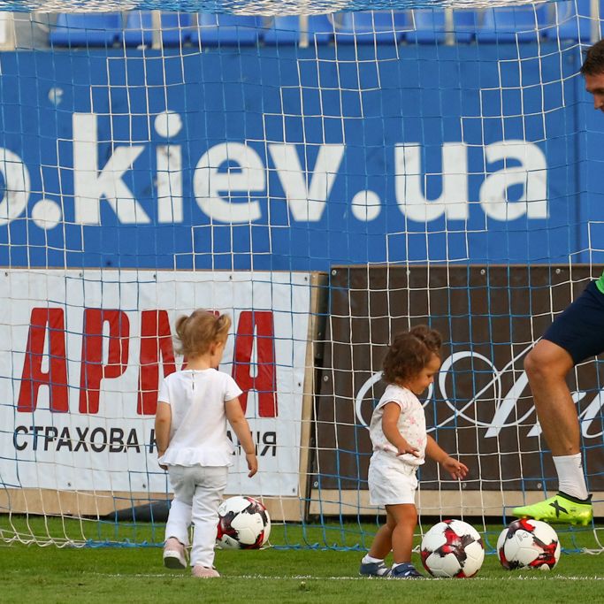 VIDEO: Dynamo kids at the native stadium