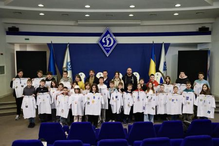 Екскурсія стадіоном «Динамо» для підопічних фонду «Соборна Україна»