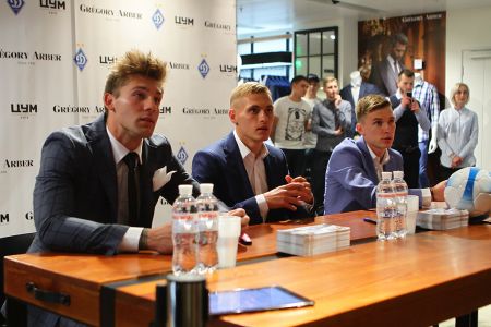Dynamo players’ autograph signing at Gregory Arber store
